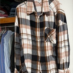 BKE Cozy Plaid Shirt Jacket in Brown, Black & Cream